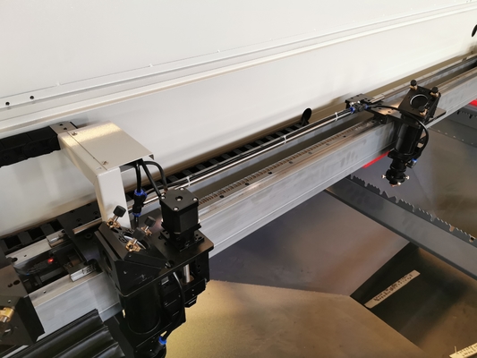 Máquina de corte do laser do CO2 do CE UT1530CL150X2 18000mm/min